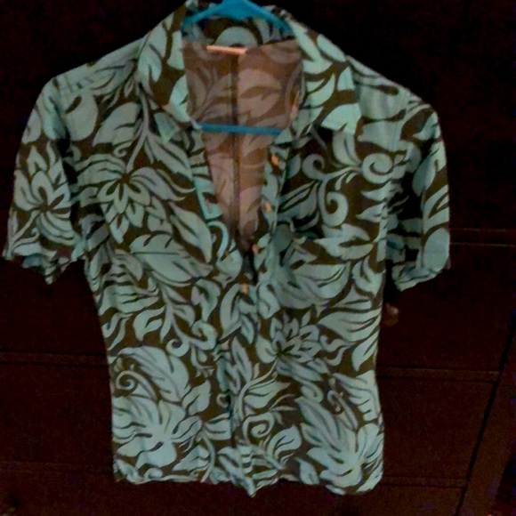 Go Barefoot half button up Hawaiian. - Picture 1 of 3